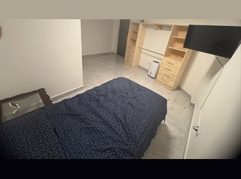 Roomgo MX - Recámara/cuarto amueblado independiente, Monterrey - MX$6,999 por mes