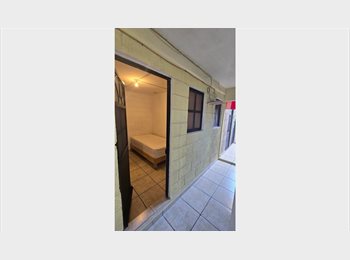 Roomgo MX - Rento cuartos individuales para hombres tranquilos y ambiente relajado incluye todos los servicios, Querétaro - MX$2,200 por mes