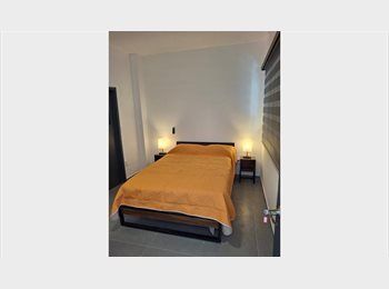 Roomgo MX - Cuarto en renta con baño privado a dos cuadras de línea dos del tren ligero, Guadalajara - MX$4,500 por mes