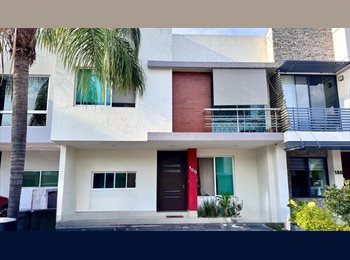 Roomgo MX - Habitación Privada en Coto con Alberca | Solo Mujeres | Cerca del Tec de Monterrey, Zapopan - MX$9,000 por mes