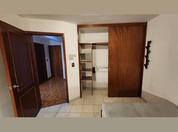 Roomgo MX - Cuarto disponible exclusivo mujeres a 2 cuadras de la estación línea 3 tren ligero en zapopan, Zapopan - MX$4,000 por mes