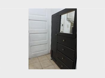 Roomgo MX - Cuarto amueblado independiente zona segura internet estacionamiento cochera, Monterrey - MX$3,500 por mes