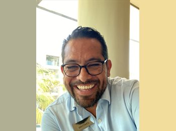 Roomgo MX - Jonathan - 46 - Cancún