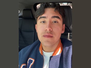 Roomgo MX - Javier  - 18 - Guadalajara