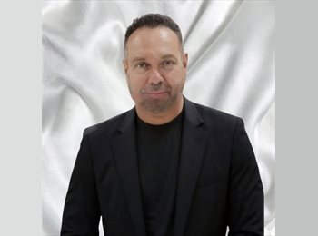 Roomgo MX - Fernando - 51 - Querétaro