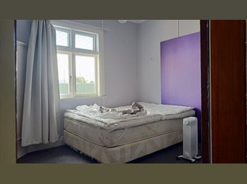 Roomgo NZ - A tucked away haven, New Zealand - $190 pw