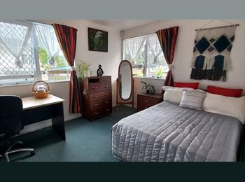 Roomgo NZ - FULLY FURNISHED ROOM AVAILABLE - MASSEY, Auckland - $275 pw