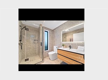 Roomgo NZ - Room to rent in mouth Wellington, Auckland - $300 pw