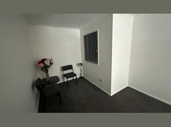 Roomgo NZ -  Brand New Home – Ensuite & Spacious Rooms Available (Māngere East), Auckland - $300 pw