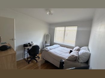 Roomgo NZ - Flatmate wanted in Glenfield, Auckland - $200 pw