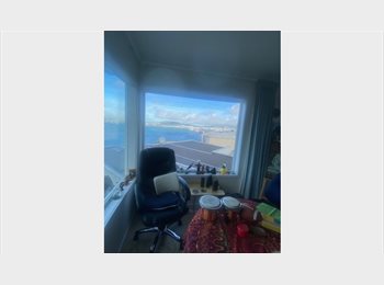 Roomgo NZ - Large room in fantastic home., Wellington - $275 pw