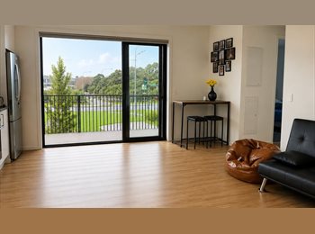 Roomgo NZ - Sunny 2-Bedroom Apartment| Pool, Balcony, secure carpark, storage locker, residents lounge| $625pw, Auckland - $625 pw