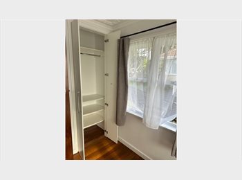 Roomgo NZ - Room for Rent in Henderson, Auckland - $200 pw