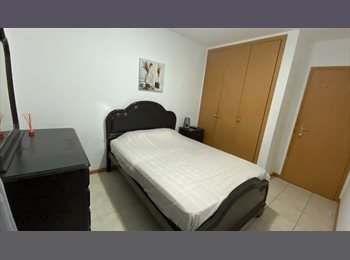 Roomgo PT - Quarto mobiliado para mulher na Quinta das Oliveiras, Portimão, Portugal - 420 € Por mês