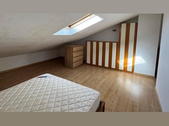 Roomgo PT - Estúdio em duplex, no Montijo, para 1 pessoa, Lisboa - 650 € Por mês