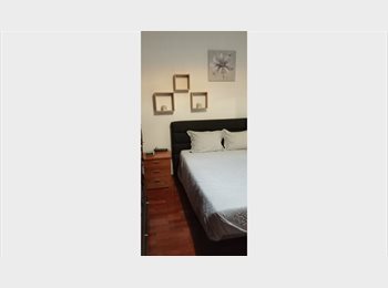 Roomgo PT - Quarto Centro de Gaia- Periodos curtos, Porto - 380 € Por mês