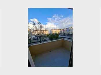 Roomgo PT - Quarto com varanda Santa Iria de Azóia, Lisboa - 500 € Por mês