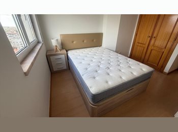 Roomgo PT - Quarto NOVO a Estrear (Rio de Mouro) – Partilha apenas com 1 Rapariga, Lisboa - 500 € Por mês