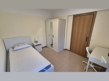 Roomgo PT - Alugo quarto em Carnide para estudantes/trabalhadoras, Lisboa - 500 € Por mês