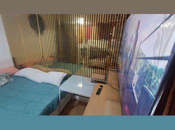 Roomgo PT - Quarto Triplo Cama Casal, Beliche, TV 65, Lisboa - 500 € Por mês