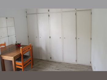 Roomgo PT - Quarto Massamá Sintra, Lisboa - 400 € Por mês
