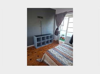 Roomgo PT - Arrenda quarto  pra casal, Lisboa - 630 € Por mês