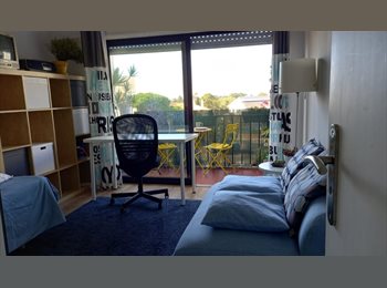 Roomgo PT - Quarto para estudante - S.João Estoril perto comboio e praia, Portugal - 480 € Por mês