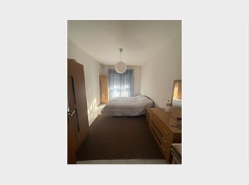 Roomgo PT - Quarto espacoso, Faro - 500 € Por mês