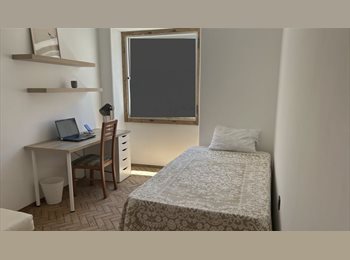 Roomgo PT - Quarto Remodelado em Portimão próximo da Universidade e transportes, Portugal - 450 € Por mês