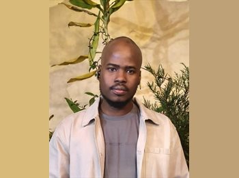 Roomgo PT - Ivan Lombene - 27 - Setúbal