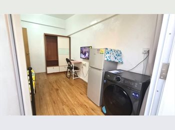 Roomgo SG - Ensuite/Master room + Balcony at Lavender Street, LavB, Kallang - $1,500 pm