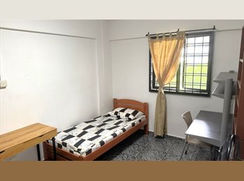 Roomgo SG - YISHUN HDB COMMON ROOM with A/C [FEMALE] [NO OWNER/LANDLORD], Yishun - $770 pm