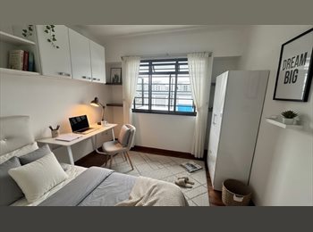 Roomgo SG - Near Pioneer, BoonLay MRT, High Floor, Bright & Windy Room, Boon Lay - $1,200 pm