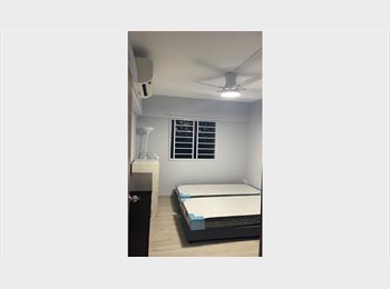 Roomgo SG - Blk 211 , AMK AVE 3, Common Room with Separate Bath Room, Ang Mo Kio - $1,200 pm