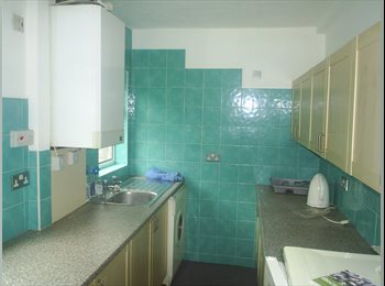 Roomgo UK - 3 Bed Student Let Lenton Abbey, Beeston, Lenton Abbey - £455 pcm