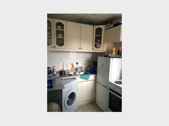 Roomgo UK - Well located one bedroom flat in Haringey N17 within residential quite area., Tottenham - £1,450 pcm