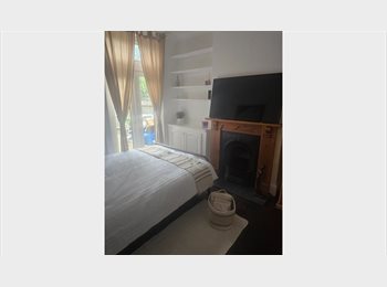 Roomgo UK - Clean spacious house with calm atmosphere, Selhurst - £980 pcm