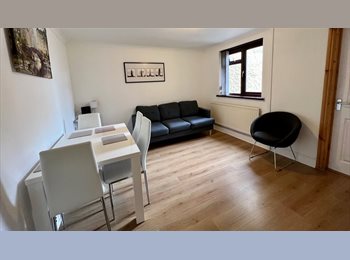 Roomgo UK - Lovely 4 bedroom student property all bills included, Swansea - £520 pcm