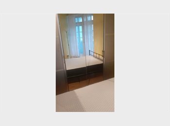 Roomgo UK - A clean three bedroom flat faceing the new northern line station, Nine Elms - £1,100 pcm