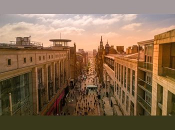 Roomgo UK - Student-Friendly Flatshare in Prime West End Location - Ideal for UoG!, Hillhead - £550 pcm