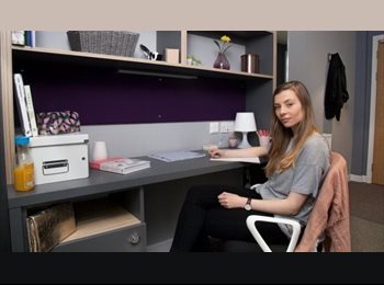 Roomgo UK - One en-suite room is avaliable, Glasgow - £620 pcm