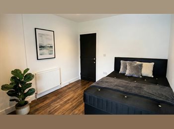 Roomgo UK - Stunning Refurbished Room – All-Inclusive Living Moments from City Centre, Grangetown - £650 pcm