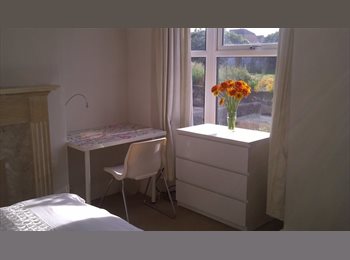 Roomgo UK - ** Double Room Facing River in quiet location**, Lincoln - £410 pcm