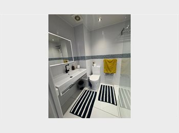 Roomgo UK - Pinner House, North Harrow - £1,000 pcm