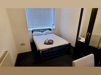 Roomgo UK - Charming ensuite rooms available near Birmingham, Bournbrook - £700 pcm