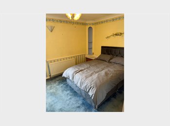 Roomgo UK - En suite room to let, Fareham - £680 pcm