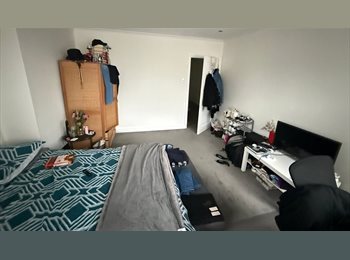 Roomgo UK - Room to rent in a shared flat in Melville Road, The Lanes - £853 pcm