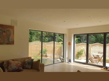 Roomgo UK - Double room with ensuite and private patio/ access, Banstead - £850 pcm