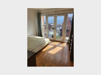 Roomgo UK - £720 all inc room in 2B1B Whitworth Park, Moss Side - £720 pcm