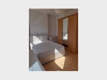 Roomgo UK - Sherwood dbl room. Liv room. Gdn 7 MIN TO CITY, Sherwood - £350 pcm